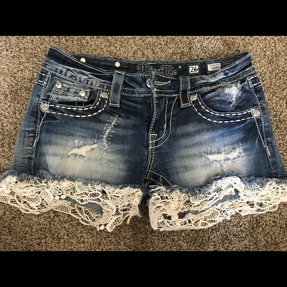 Miss Me shorts with lace
